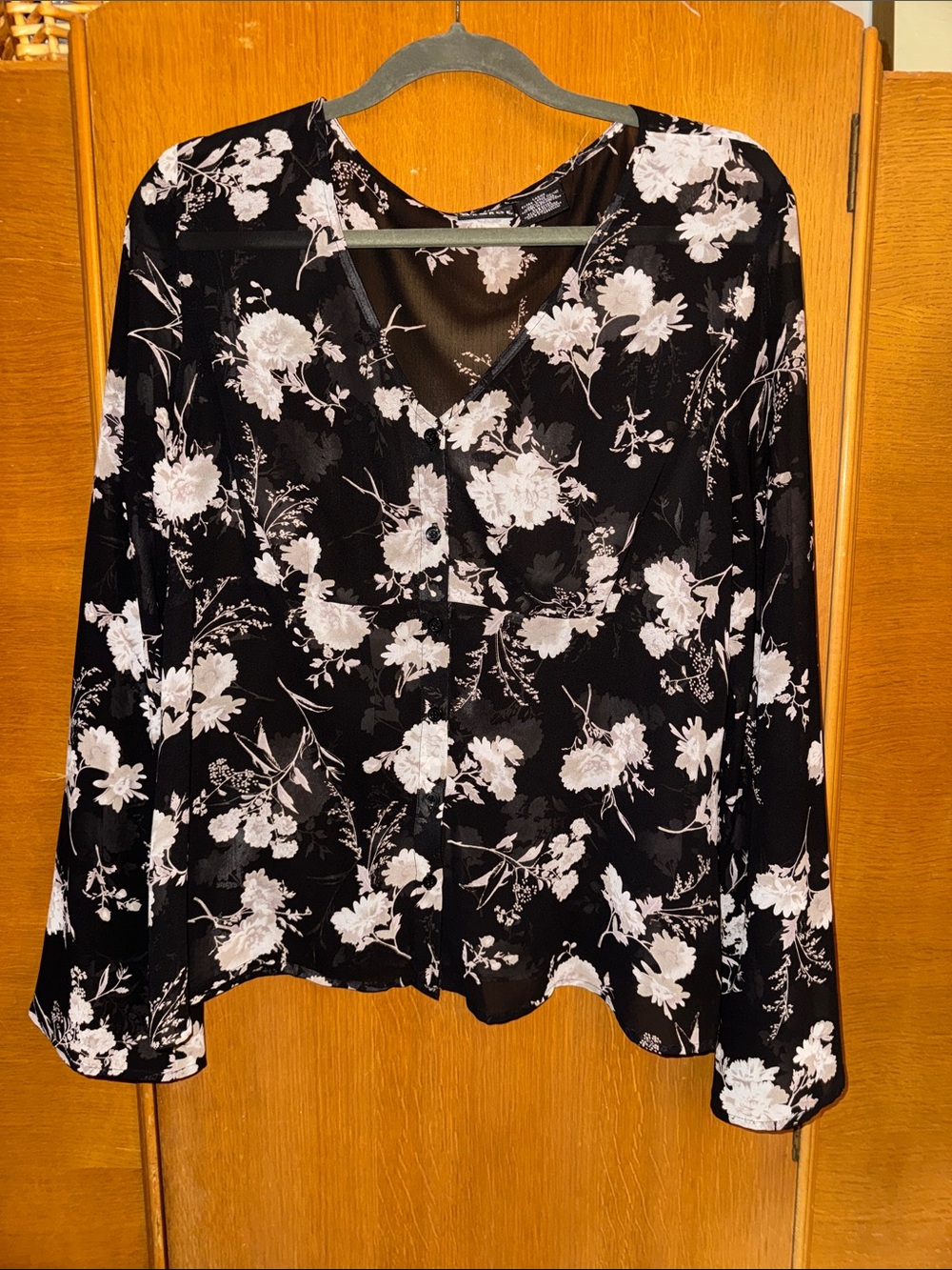 Sheer blouse with flowy sleeves